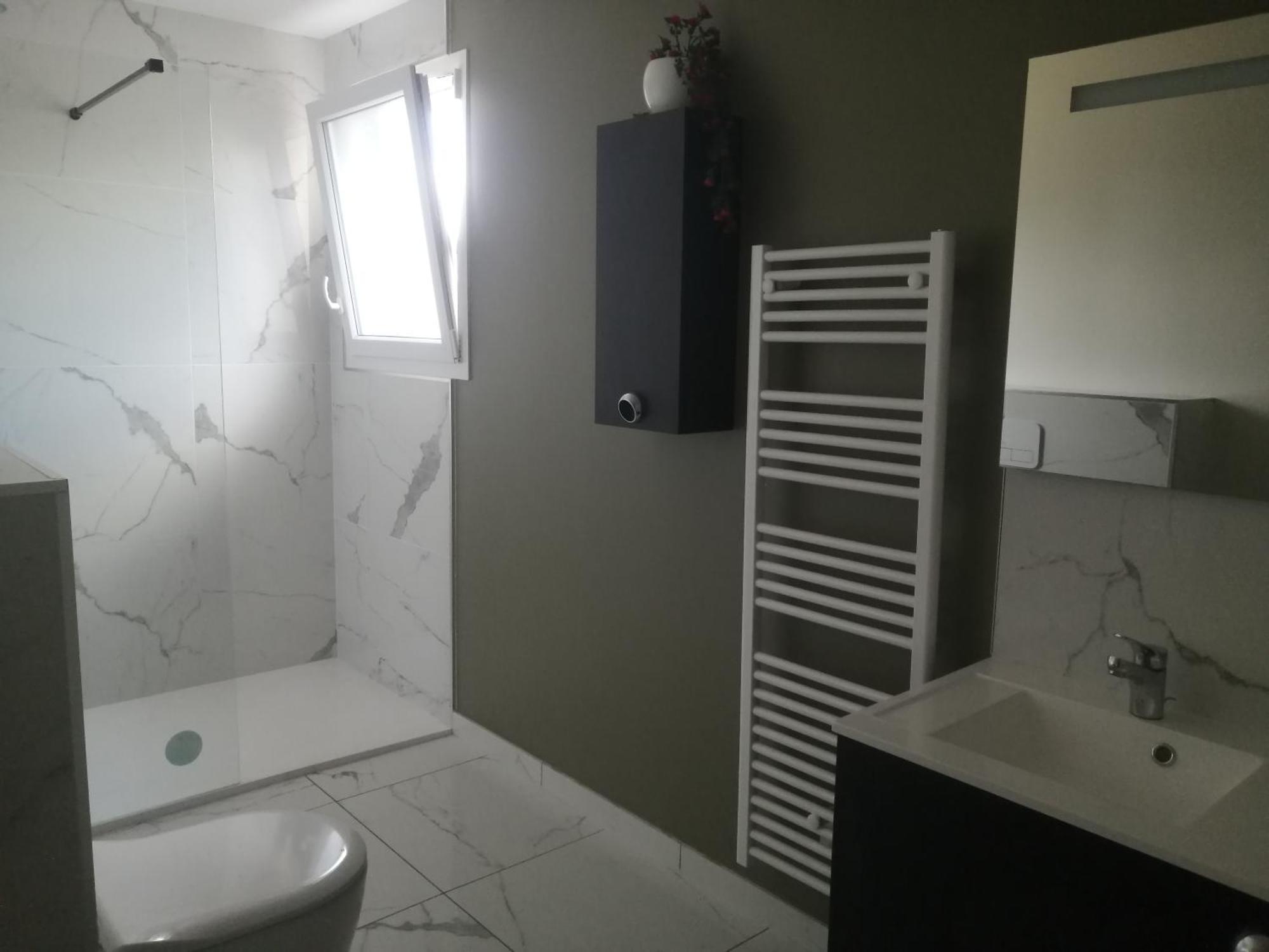 Chambre Privee Dans Une Maison Familiale Charmes  Bagian luar foto