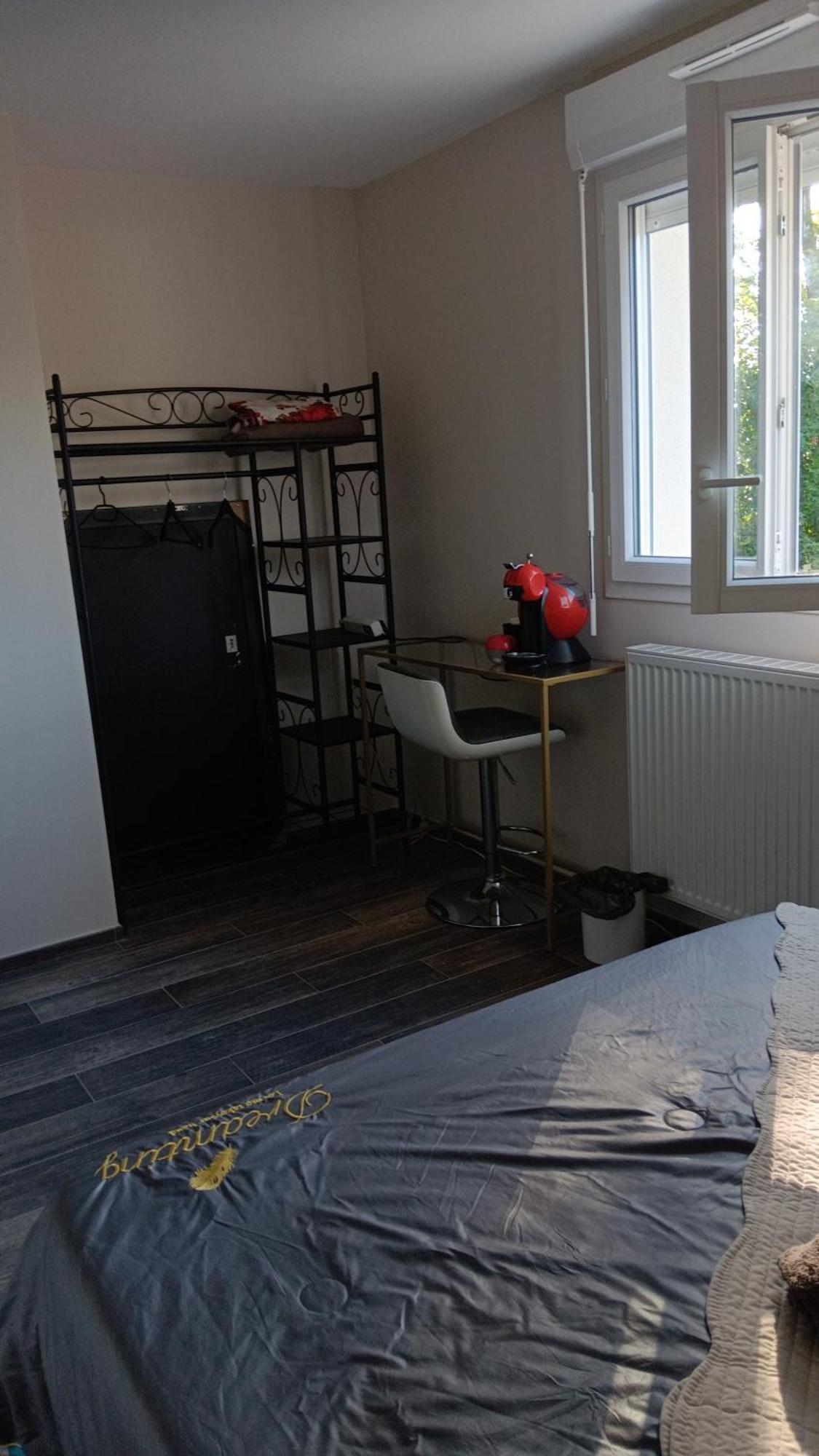 Chambre Privee Dans Une Maison Familiale Charmes  Bagian luar foto