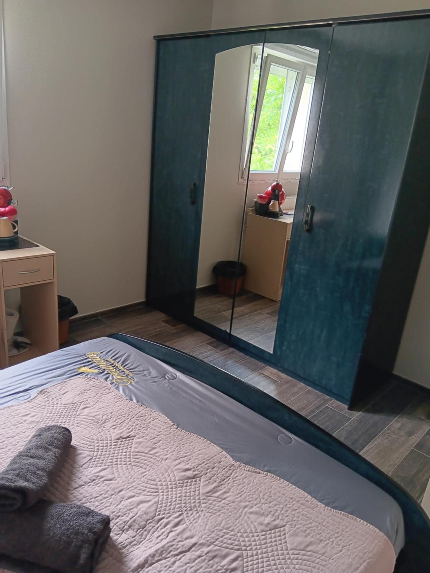 Chambre Privee Dans Une Maison Familiale Charmes  Bagian luar foto