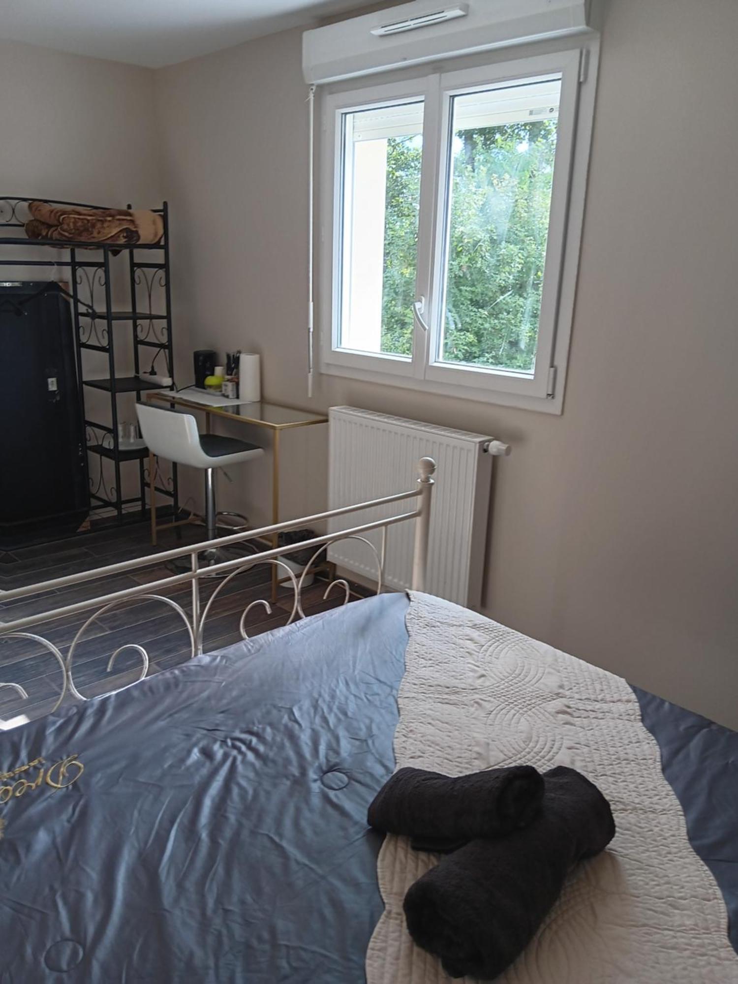 Chambre Privee Dans Une Maison Familiale Charmes  Bagian luar foto