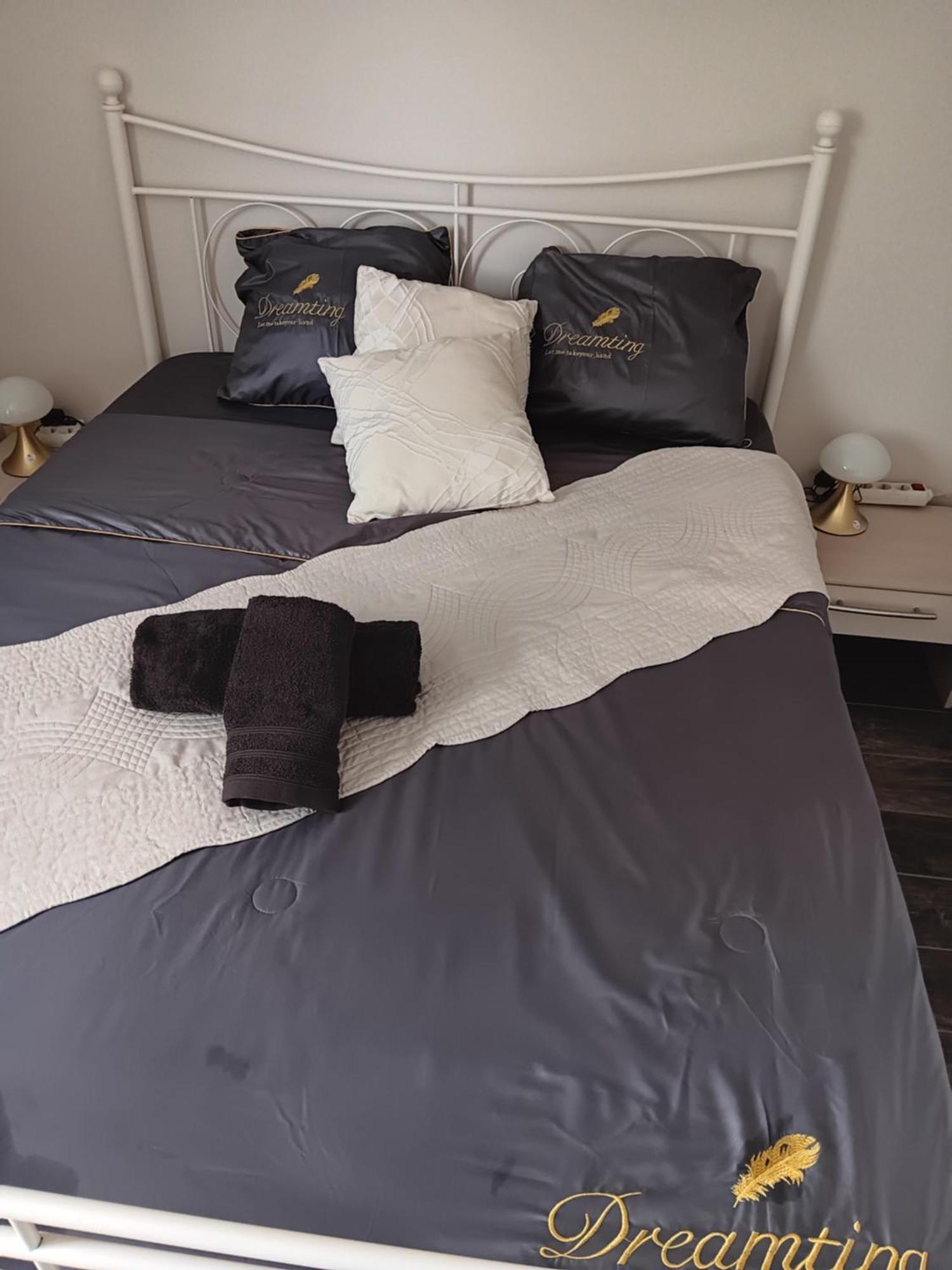 Chambre Privee Dans Une Maison Familiale Charmes  Bagian luar foto