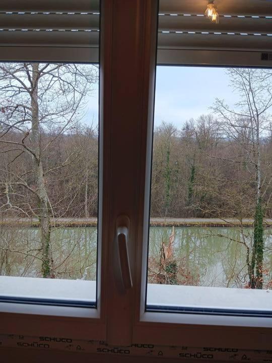 Chambre Privee Dans Une Maison Familiale Charmes  Bagian luar foto